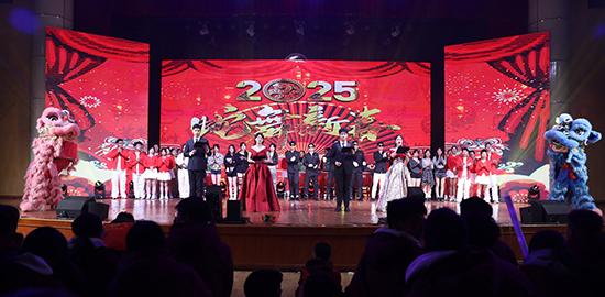 晚會合影 (2).jpg